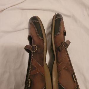 Mudd brown strap loafers